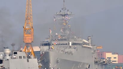 പടക്കപ്പലുകള്‍ ഒരുങ്ങുന്നു; പ്രവാസികളെ രക്ഷിക്കാന്‍ ചരിത്ര ദൗത്യത്തിന് ഇന്ത്യ!