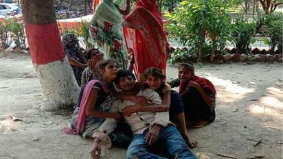 दीवार गिरने से 2 की मौत, घायलों को अस्पताल ले जाते समय 3 की गई जान, 1 ही परिवार के हैं 4 लोग