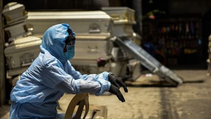 കൊവിഡിന്‍റെ ഭീകരതയില്‍ തകര്‍ന്ന് യുകെ, ഒരു ദിവസം 4500 ഓളം മരണം, അമേരിക്കയില്‍ 1300ഓളം; നടുങ്ങി ലോകം