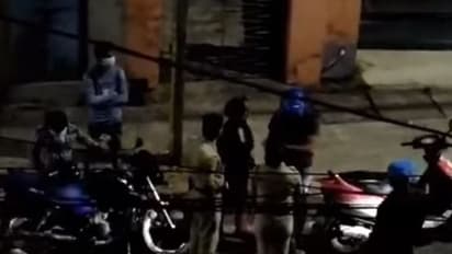 'পুলিশি হেনস্তা'র শিকার নার্স, স্কুটি থেকে নামিয়ে সপাটে 'চড়' মহিলা কনস্টেবলের