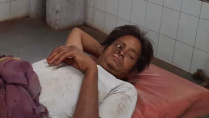 SHOCKING: युवक ने ब्लेड से अपना प्राइवेट पार्ट काटकर फेंका, बताई चौंकाने वाली वजह