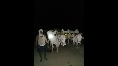 లాక్ డౌన్ లోనూ యధేచ్చగా... నయా స్టైల్లో ఇసుక, మట్టి అక్రమ తరలింపు