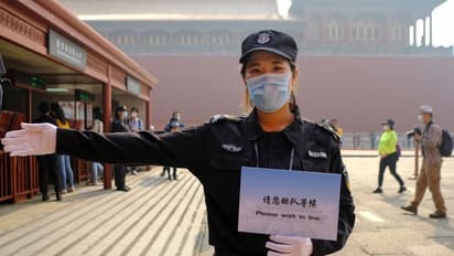 Covid 19 Udate : चीन के शंघाई में कोरोना से हाहाकार, अस्पताल फुल, पॉजिटिव मरीजों को भी निगेटिव बताकर लौटा रहे