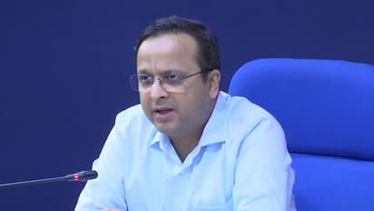 ఇండియాపై కరోనా దెబ్బ: 24 గంటల్లో 2,553 కేసులు, మొత్తం 42,553కి చేరిక