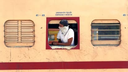 അതിഥി തൊഴിലാളികളെ നാട്ടിലെത്തിക്കല്: ടിക്കറ്റിനും ഭക്ഷണത്തിനും വെള്ളത്തിനും റെയില്വേ പണം ഈടാക്കും