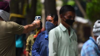 ಯುವ ಜನತೆಯನ್ನು ಹೆಚ್ಚು ಬಲಿ ಪಡೆಯುತ್ತಿದೆ ಕೊರೋನಾ; ಆತಂಕ ತಂದ ಆರೋಗ್ಯ ಇಲಾಖೆ ವರದಿ!