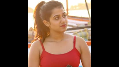 அடாவடி பார்வையில் அமர்க்களமாய் தூள் கிளப்பும் ஷில்பா மஞ்சுநாத் !! புகைப்படங்கள் உள்ளே !!