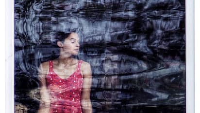 பால் போல் மேனி.... பளீர் கண்கள்... சொக்க வைக்கும் பார்வை !! என்றும் அழகு குறையாத ஆண்ட்ரியா !!