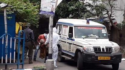 Health workers in ambulance try to flee leaving patient on sidewalk in Kolkata