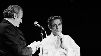 কলম-ফ্রেম একই সুর-তাল-লয়ে বাঁধা, কিংবদন্তী পরিচালক সত্যজিৎ রায়-এর সফরের প্রতিটা অধ্যায় শিল্পের সম্পদ