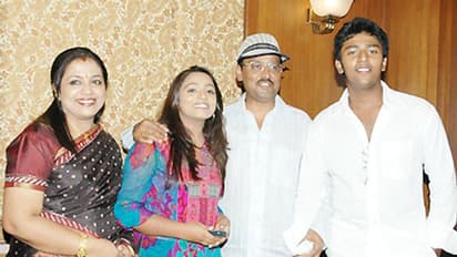 பாக்யராஜ் மகள் சரண்யாவுக்கு குழந்தை இருக்கா; கணவர் யார்? கொண்டாட்டத்தில் இருக்கும் குடும்பத்தினர்!