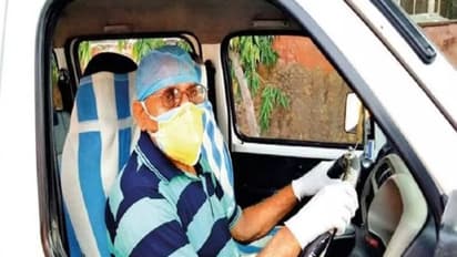 'കൊവിഡുമായുള്ള യുദ്ധം എന്ന് ജയിക്കുമോ, അന്നേ വീട്ടിലേക്കുള്ളൂ'; 42 ദിവസമായി ആംബുലന്‍സ് വീടാക്കി  65കാരന്‍