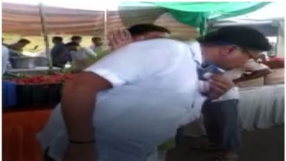 കമ്മ്യൂണിറ്റി കിച്ചന് പരിസരത്ത് തുപ്പി ബിജെപി എംഎല്എ; വിവാദമായപ്പോള് മാപ്പ്