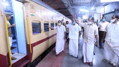 അതിഥി തൊഴിലാളികളുമായി കോഴിക്കോട് നിന്നുള്ള ആദ്യ ട്രെയിന് പുറപ്പെട്ടു