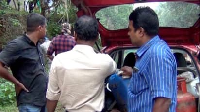 കോതമംഗലം പൂയംകുട്ടി വനത്തിനുളളിൽ ചാരായവും വാഷും കണ്ടെടുത്തു; ഒരാൾ പിടിയില്‍