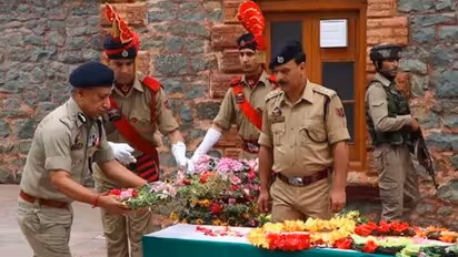 ಇಂದು ಸೇನಾಪಡೆಗಳಿಂದ ಆಸ್ಪತ್ರೆಗಳ ಮೇಲೆ ಹೂಮಳೆ