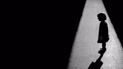 ఢిల్లీ దారుణం: మామిడి పండ్లు ఆశ చూపి.. మూడేళ్ల చిన్నారిపై వృద్ధుడి అత్యాచారం