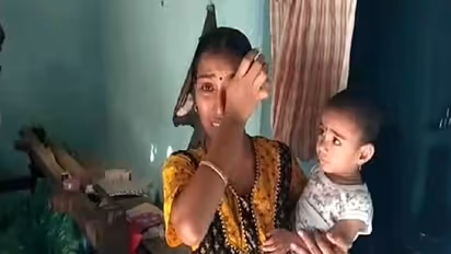 ಲಾಕ್ಡೌನ್ ಎಫೆಕ್ಟ್: ಕೈಯಲ್ಲಿ ದುಡ್ಡಿಲ್ಲ, ಔಷಧಿ ಸಿಗದೆ ಪುಟ್ಟ ಕಂದಮ್ಮನ ನರಳಾಟ..!