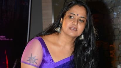 சிக்னல் கொடுத்தேனா? தவறாக நடக்க முயன்ற காமெடி நடிகரை கேரவனுக்கு அழைத்து சென்று தலை குனிய வைத்த பிரகதி!