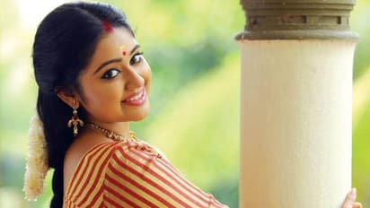 'ഒരു വേദിയിൽ ശരിക്കും വീണു, ഇപ്പോൾ  ആരെയും വിശ്വസിച്ച് വഞ്ചിക്കപ്പെടാറില്ല'; മേഘ്ന പറയുന്നു