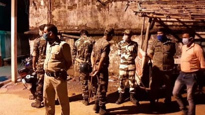 টিকিয়াপাড়ার এবার সিউড়ি, ভিড় সরাতে গিয়ে ফের আক্রান্ত পুলিশ