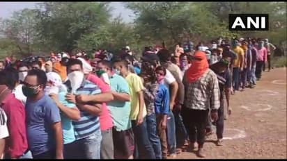 తెలంగాణలో మద్యం షాపులను తెరవడానికి సర్కార్ మొగ్గు, కారణాలివేనా....?