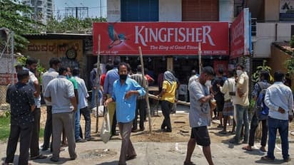 മദ്യ ഷോപ്പുകളില്‍ വീണ്ടും കോടികളുടെ മണികിലുക്കം; ഒറ്റദിവസം കൊണ്ട് 45 കോടിയുടെ മദ്യം വിറ്റ് കര്‍ണാടക