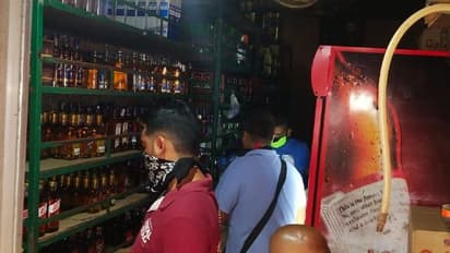 புதுவையில் ஊழியர்களின் போராட்டத்தால் மதுபானத்திற்கு தட்டுப்பாடு ஏற்படும் நிலை; மது பிரியர்கள் வருத்தம்