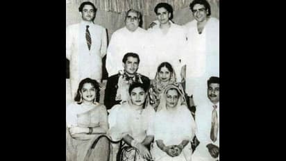 ঋষির মৃ্ত্যুর সঙ্গে ধুলোয় মিশে যাচ্ছে পাকিস্তানের কাপুর হাভেলি, পরিবারের স্মৃতিতে মোড়া সেই ধ্বংসাবশেষ