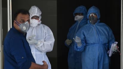 തെരഞ്ഞെടുപ്പ് കഴിഞ്ഞു, പരീക്ഷകൾ തുടങ്ങുന്നു; സംസ്ഥാനത്ത് കൊവിഡ് നിയന്ത്രണങ്ങൾ കർശനമാക്കാൻ തീരുമാനം