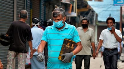 మద్యం ప్రియులకు బంపరాఫర్: లిక్కర్ డోర్ డెలీవరి