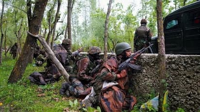 জম্মু ও কাশ্মীরের কুপওয়ারায় সেনা - জঙ্গি এনকাউন্টার! সেনার হাতে নিকেশ ২ জঙ্গি, মিলল দেহ