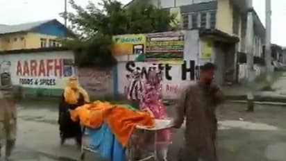 ആശുപത്രിയിൽ വച്ച് ഗർഭിണി മരിച്ചു; ഡോക്ടർമാരുടെ അശ്രദ്ധയെന്ന് കുടുംബം, മൃതദേഹം കൊണ്ടുപോയത് സ്ട്രെച്ചറിൽ