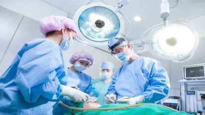 పేగు సంబంధిత వ్యాధితో వస్తే.. అవయవాలు కొట్టేసి, ప్లాస్టిక్ కవర్లు కుక్కిన డాక్టర్లు.. మైనర్ బాలిక మృతి..