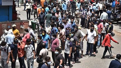 দুর্দিনে বাংলার কোনও দোকানকেই ভোলেনি সুরাপ্রেমীরা, ১০ ঘণ্টায় সাবাড় ১০০ কোটির মদ