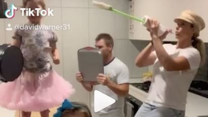 പാത്രങ്ങളും ബ്രഷുമൊക്കെയായി മറ്റൊരു വീഡിയോ കൂടി; വീണ്ടും ചിരിപ്പിച്ച് വാര്ണര് കുടുംബം