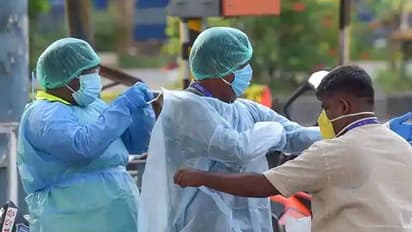 'শিখতে হবে করোনার সঙ্গে বাঁচা', তবে কি যুদ্ধটা হেরে যাচ্ছে ভারত