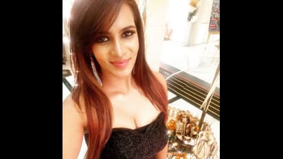 சூப்பர் மாடலை வெறுக்கும் ரசிகர்கள் ! இன்ஸ்டாகிராமில் அநியாயமாய் ஆட்டம் போடும் மீரா மிதுன் !