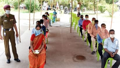 ಒಂದ್ಕಡೆ ಕೊರೋನಾ ಕಾಟ, ಇನ್ನೊಂದ್ಕಡೆ ಸುಡು ಬಿಸಿಲಿಗೆ ಬಸವಳಿದ ಜನ: ಗ್ರಾಹಕರಿಗೆ SBIನಿಂದ ವಿನೂತನ ಸೇವೆ..!