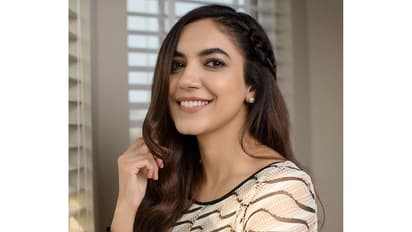 రీతూ వర్మ క్రేజీ క్లిక్స్.. కుర్రాళ్లు దాసోహమయ్యే అందం