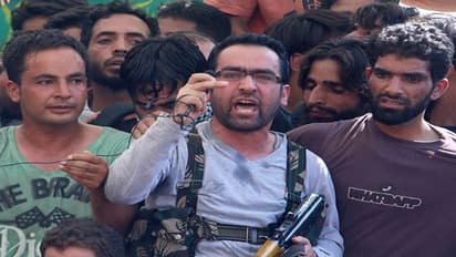 কোমর ভেঙেছে তাও কীভাবে কাশ্মীরে বেড়ে চলেছে সন্ত্রাস, কী এমন দাওয়াই দিয়েছে পাক চাঁইরা