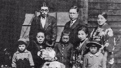 യജമാനൻ മരിച്ചതറിയാതെ 10 വർഷം മുടങ്ങാതെ സ്റ്റേഷനിലെത്തി കാത്തിരുന്നൊരു നായ; കാണാം അപൂർവ ചിത്രങ്ങൾ