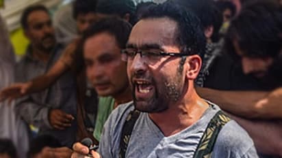 12 ലക്ഷം രൂപ തലയ്ക്ക് വിലയിട്ട ഹിസ്ബുള് ഭീകരനെ വധിച്ച് സുരക്ഷാ സേന