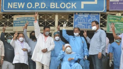 देश में कोरोनाः अब तक 49 हजार 581 केस, BSF के 85 और जवान पॉजिटिव, लखनऊ में एक साथ ठीक हुए 45 लोग डिस्चार्ज