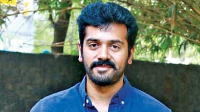 மனிதனே உண்மையான வைரஸ்...! பதற வைக்கும் வீடியோ வெளியிட்டு பொங்கி எழுந்த நடிகர் அஸ்வின்!