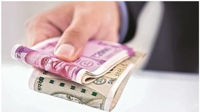 ಅದಮಾರು ಮಠದ 2 ಶಾಲೆಗಳ 1 ತಿಂಗಳ ಶುಲ್ಕ 21 ಲಕ್ಷ ರು. ರಿಯಾಯ್ತಿ