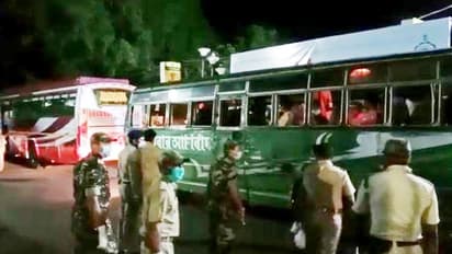 অবশেষে কেরল থেকে মুর্শিদাবাদে, ঘরে পৌঁছল পরিযায়ী শ্রমিকের দল