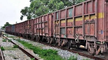 ലോക്ഡൗണ്‍; വീടുകളിലേക്ക് മടങ്ങിയ 15 തൊഴിലാളികള്‍ ട്രെയിന്‍ കയറി മരിച്ചു