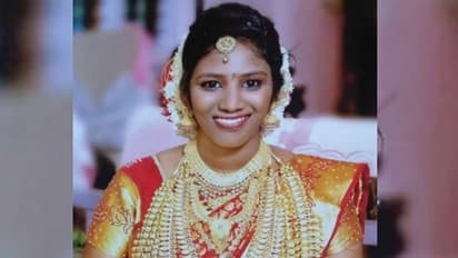 കൊല്ലത്ത് പാമ്പുകടിയേറ്റ് ചികിത്സ തുടരവെ വീണ്ടും പാമ്പുകടിയേറ്റ് യുവതി മരിച്ചു