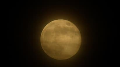 শুক্রবার দশকের দ্বিতীয় চন্দ্র গ্রহণ, নিয়ম মেনে এদিনেই কাটিয়ে উঠুন সকল বাধা